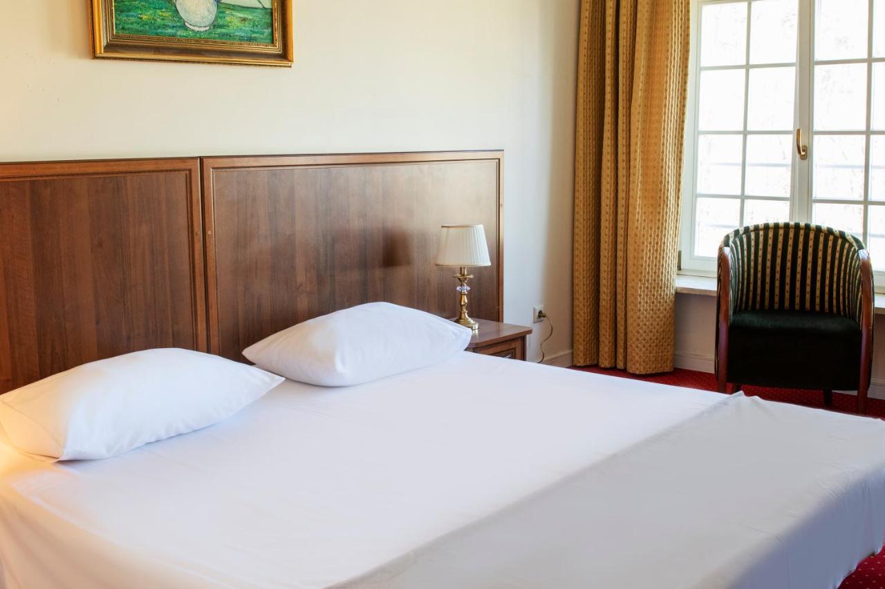 Klub Sosnowy Hotel วอร์ซอ ภายนอก รูปภาพ
