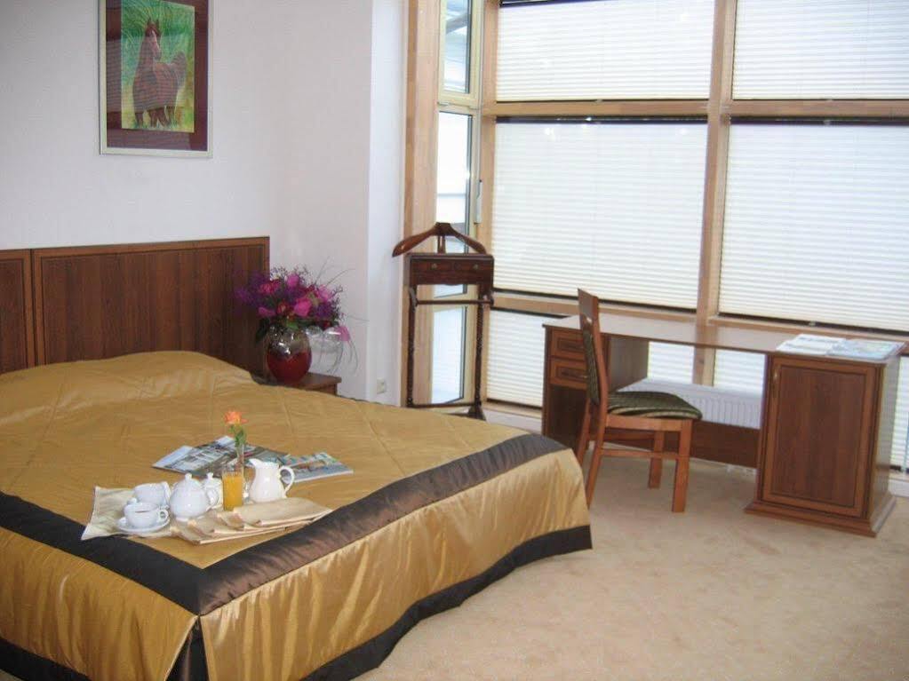 Klub Sosnowy Hotel วอร์ซอ ภายนอก รูปภาพ